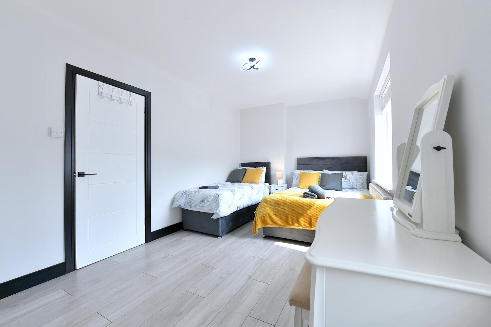 Вилла North West London Escape Милл-Хилл Экстерьер фото